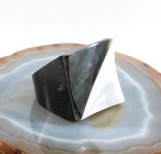 Perlmutt und Holz, Ring