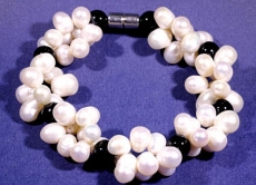 Armband, Süßwasserzuchtperlen und Achat