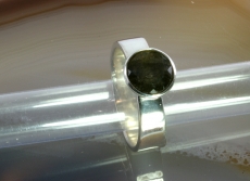 Granat und Silber, Ring