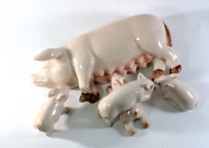 Sau und Ferkel, Porzellanminiatur