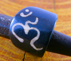 Horn, Ring, Om