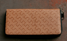 Geldbörse, aus feinen Bambusstreifen gearbeit