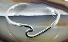 Die Welle, Armreif für Surfer*innen, Sterling Silber