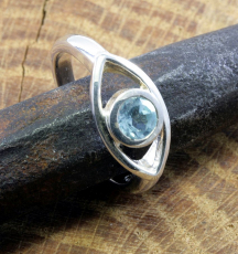Blauer Topas und Silber, Ring