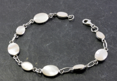 Perlmutt und Silber, Armband