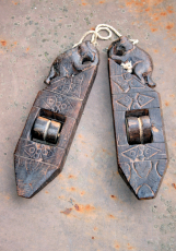 Webfadenrollen aus einem alten Webstuhl in Nordthailand, Teak