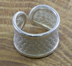 Wunderschöner Ring, wie geflochten, 925 Sterling Silber