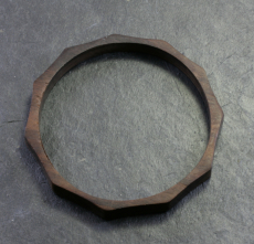 Armreif aus Holz