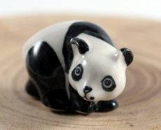 Panda, handbemalte Porzellanminiatur