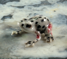 Frosch, Porzellanminiatur