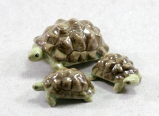 Schildkröte mit Nachwuchs, Porzellanminiaturen