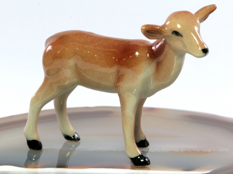 Hirschkuh, Porzellanminiaturen
