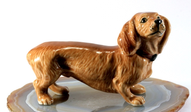 Dackel, Hund, Porzellanminiatur