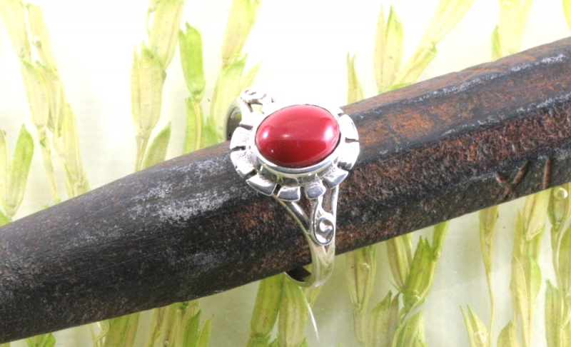 Koralle und Silber, Ring
