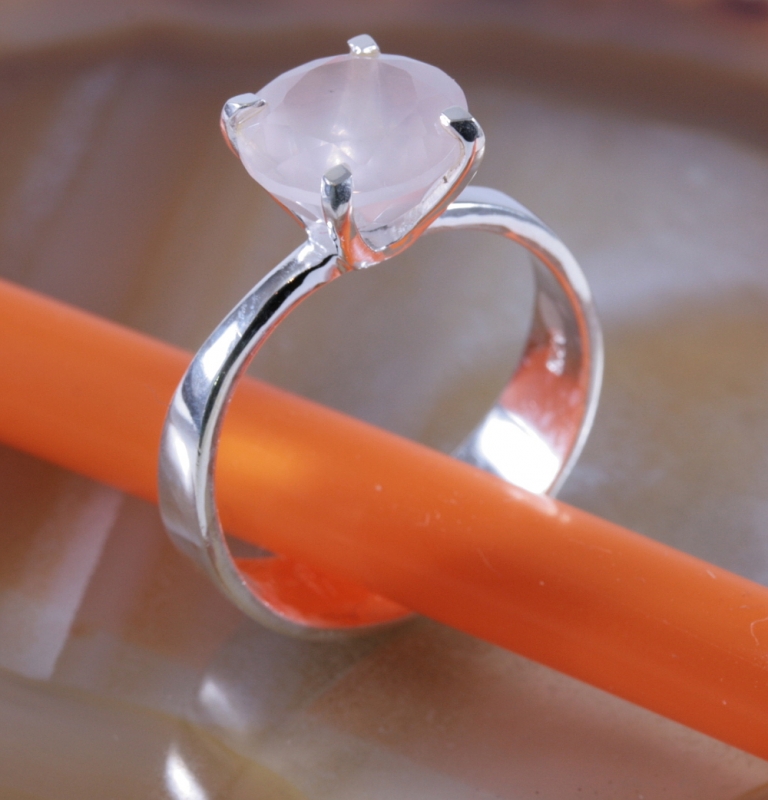 Rosenquarz und Silber, Ring