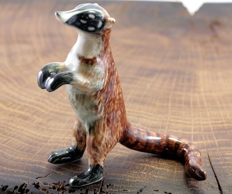Nasenbär, Coati, Porzellanminiatur