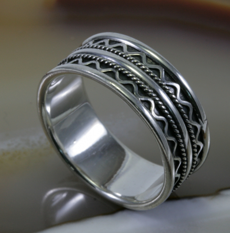 Feiner massiver Silberring