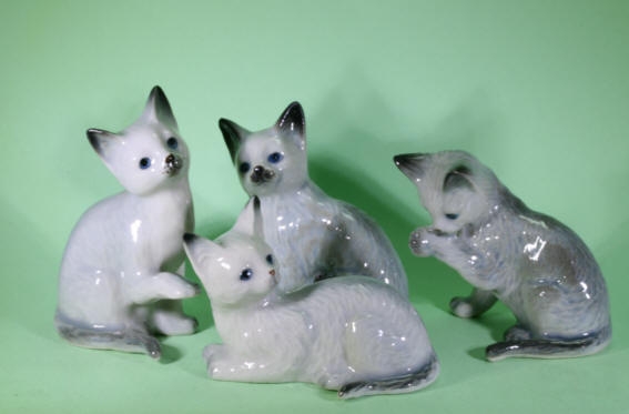 Katzen, Porzellanminiaturen, 4 er Bande