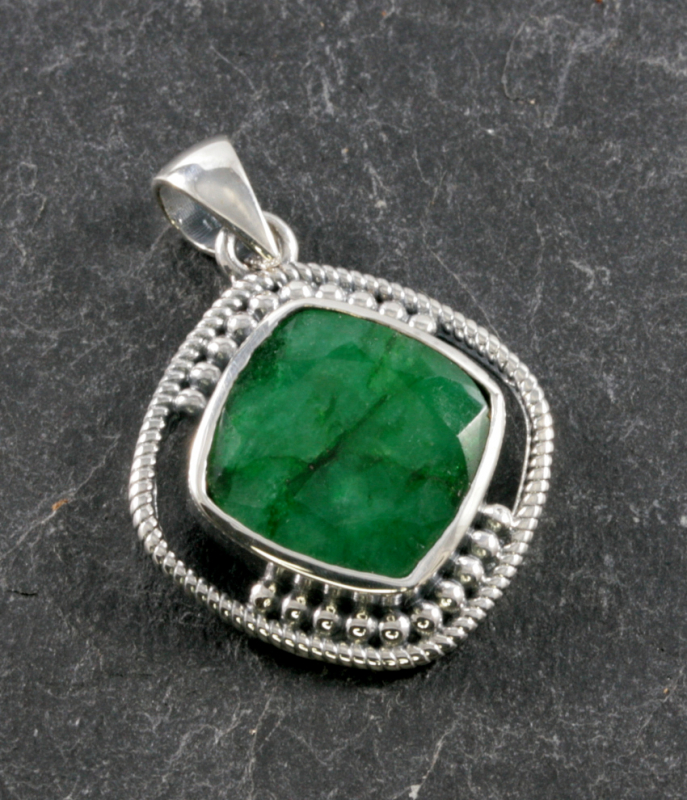 Smaragd  und Silber, Anhänger