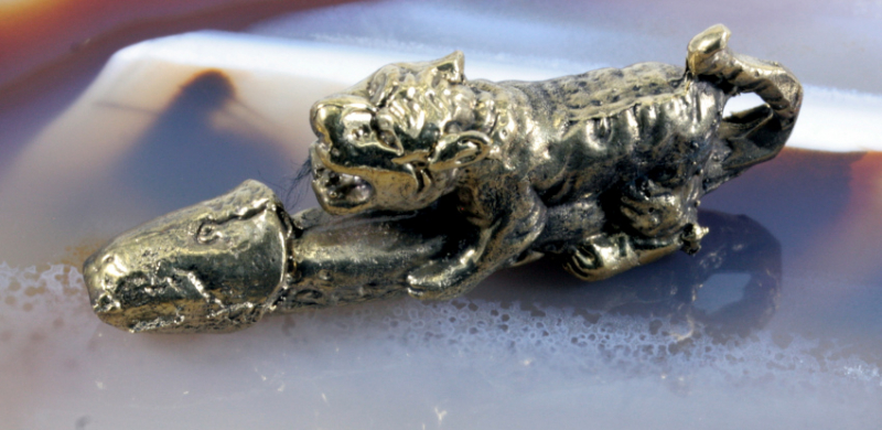 Tiger auf dem Penis, Bronze,  Erotika
