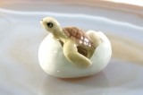 Schildkröte im Ei,Porzellanminiatur