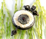 Tibet, alter Anhänger, Stein