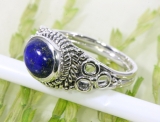 Lapislazuli und Silber, ein Ring aus Nepal