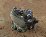 Kröte, Porzellanminiatur
